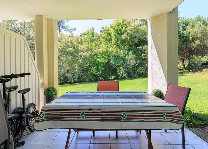 Διαμέρισμα Puchouau En Rez Jardin *